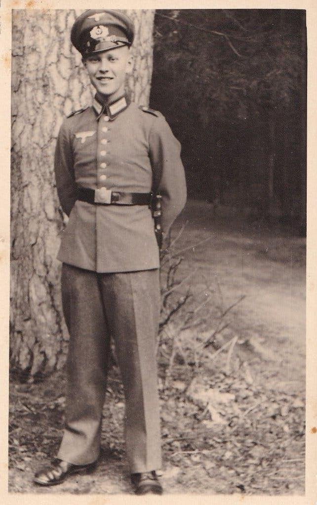 WO2 Foto – Wehrmacht Soldaat in Waffenrock, Foto, Ophalen of Verzenden, Zo goed als nieuw, Voor 1940