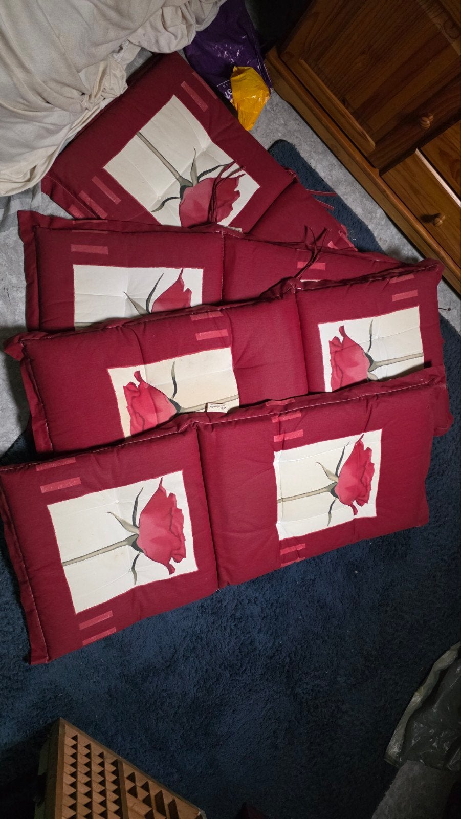 Set van 4 rode kussens met rozenprint, Ophalen, Gebruikt, Met print, Sierkussen