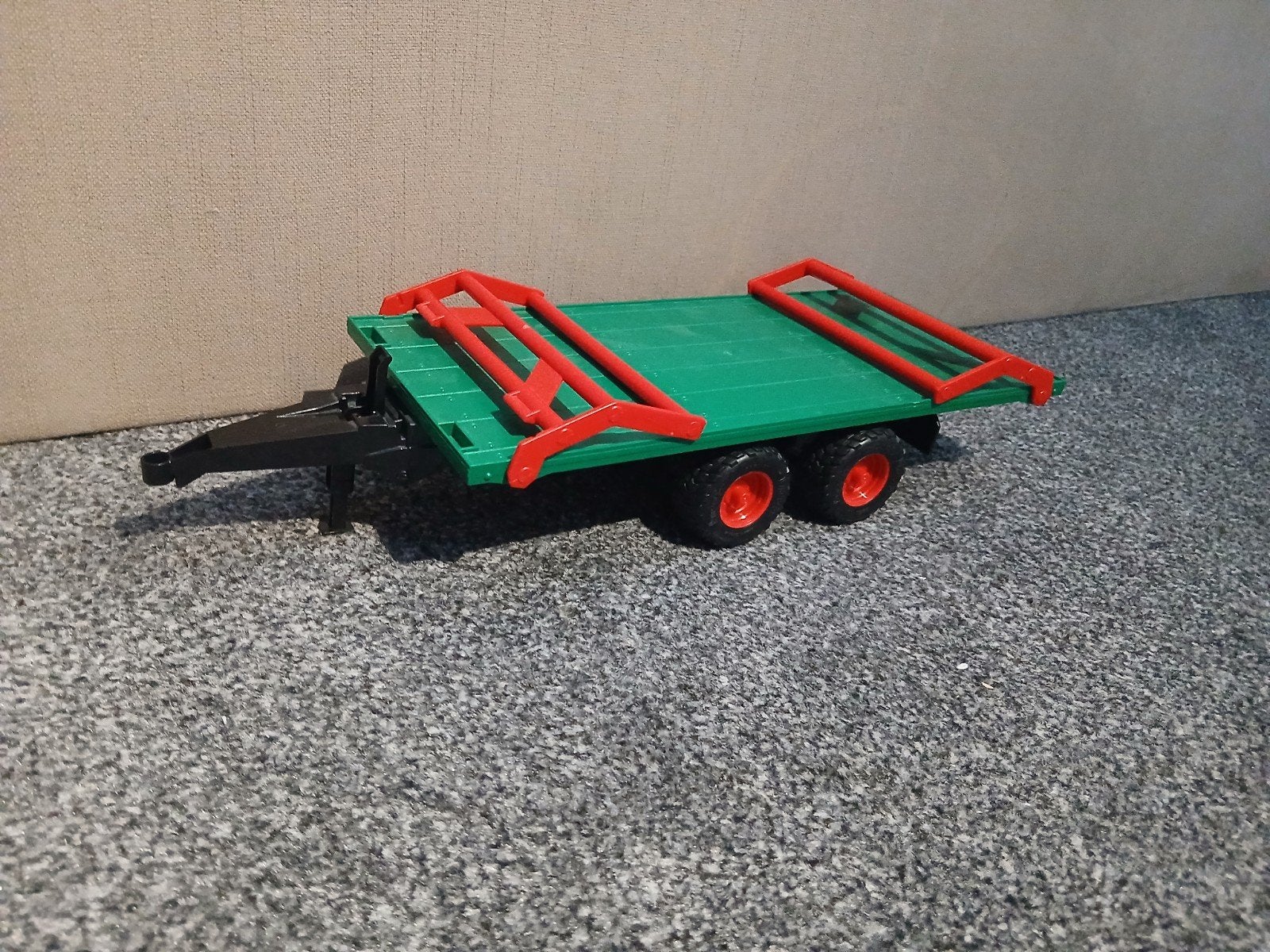 Speelgoed aanhanger voor tractor, groen met rood, Ophalen, Gebruikt