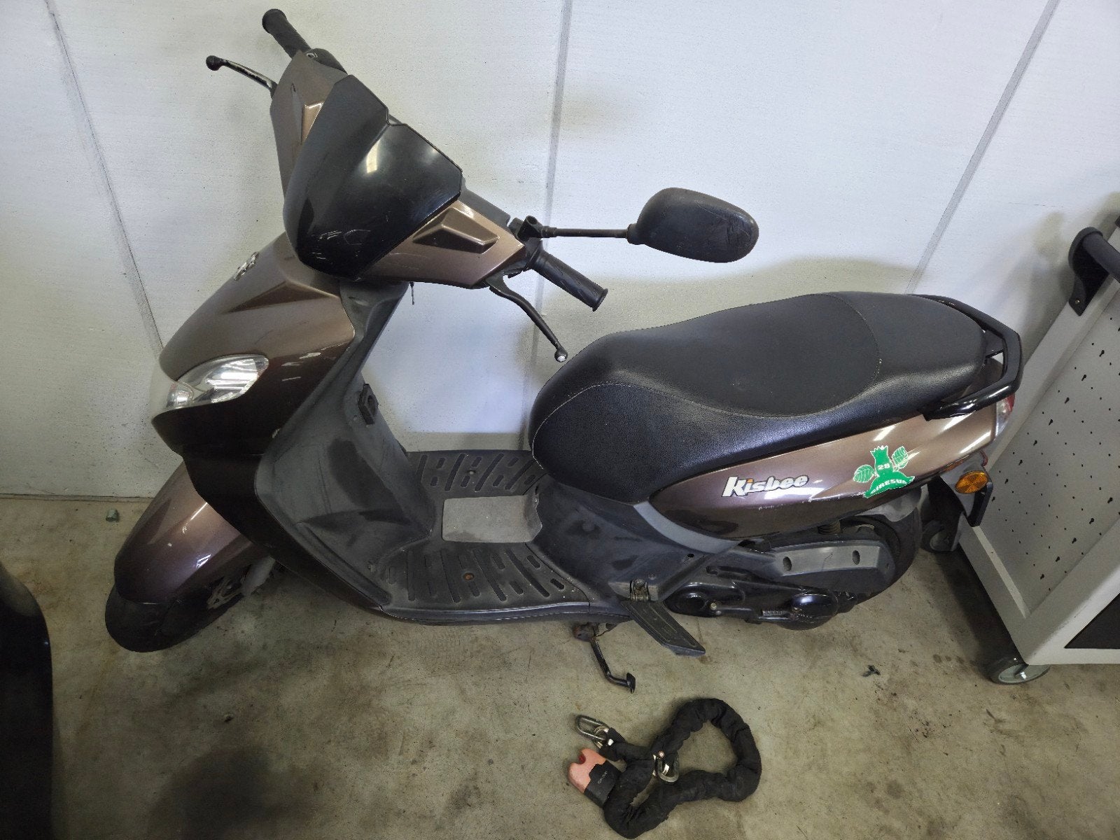 Peugeot Kisbee Scooter - lage km, Fietsen en Brommers, Scooters | Peugeot, Ophalen, Gebruikt, Overige modellen, Maximaal 45 km/u