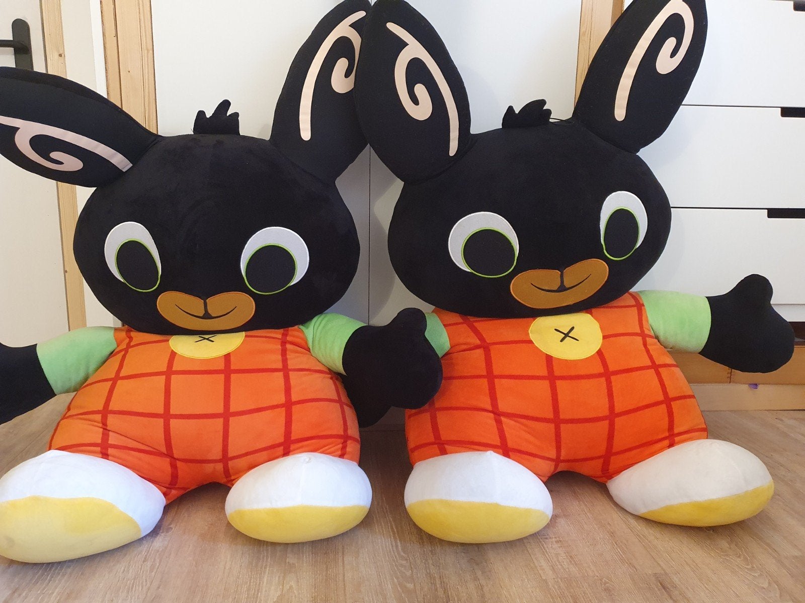 2 stuks XXL Bing knuffels tweeling 125 cm! Cadeautip!, Ophalen, Overige karakters, Konijn, Zo goed als nieuw