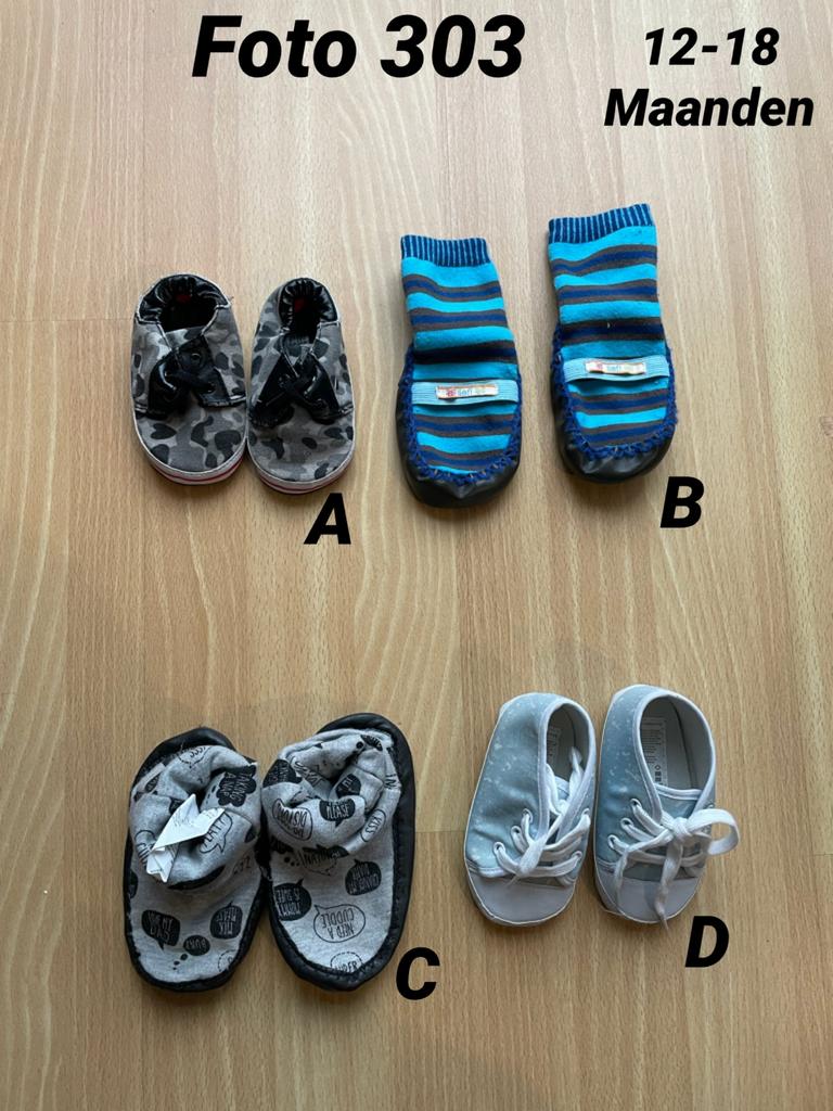 Schoenen slofjes jongem nieuw 12-18 maanden *foto 303*, Ophalen of Verzenden, Zo goed als nieuw