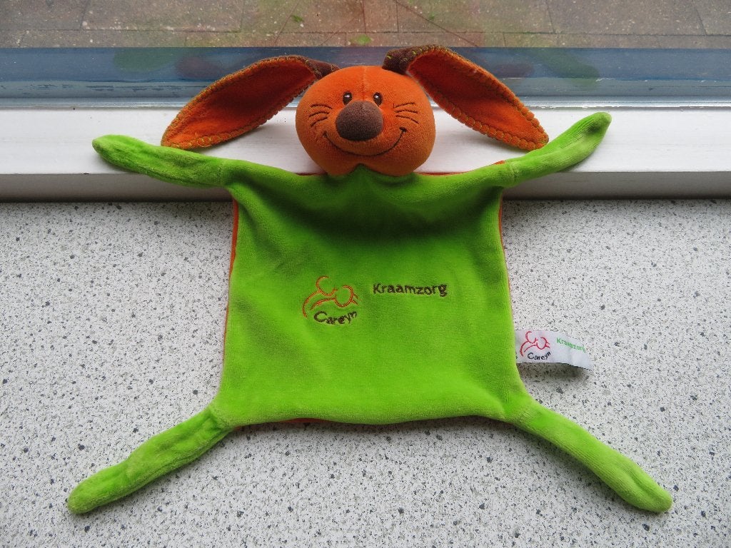 Knuffeldoek konijntje Careyn Kraamzorg groen oranje velours, Ophalen of Verzenden, Zo goed als nieuw, Konijn, Met label