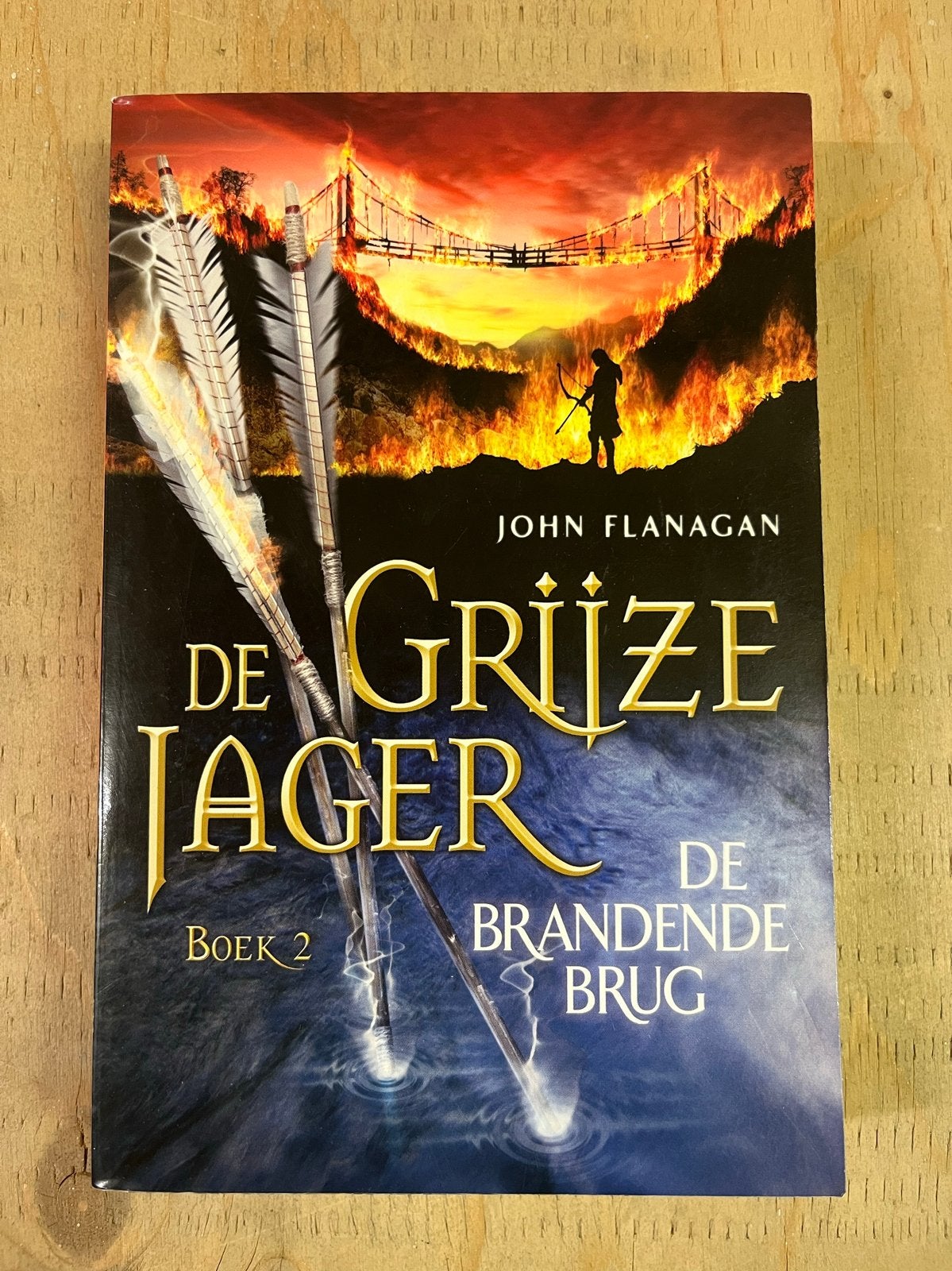 De Grijze Jager Boek 2: De Brandende Brug - John Flanagan, Ophalen of Verzenden, Zo goed als nieuw