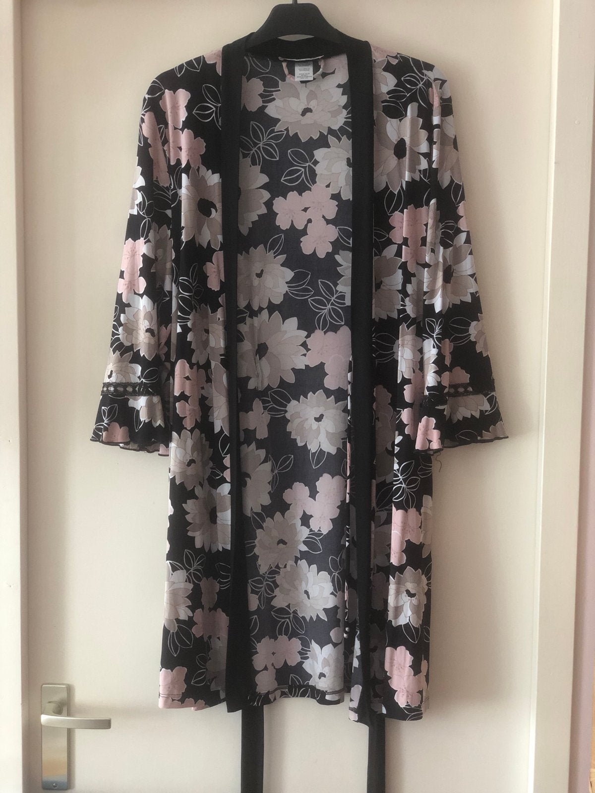 Nieuwe Linea Donatella duster/kimono, maat S/M, Kleding | Dames, Ophalen of Verzenden, Zwart, Nachtkleding