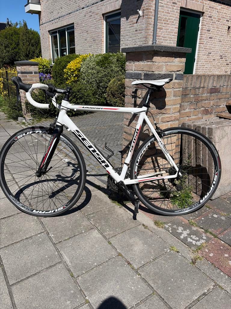 Sensa Umbria racefiets, shimano sora 9 speed, Fietsen en Brommers, Fietsen | Racefietsen, 28 inch, Gebruikt, Aluminium, Meer dan 20 versnellingen