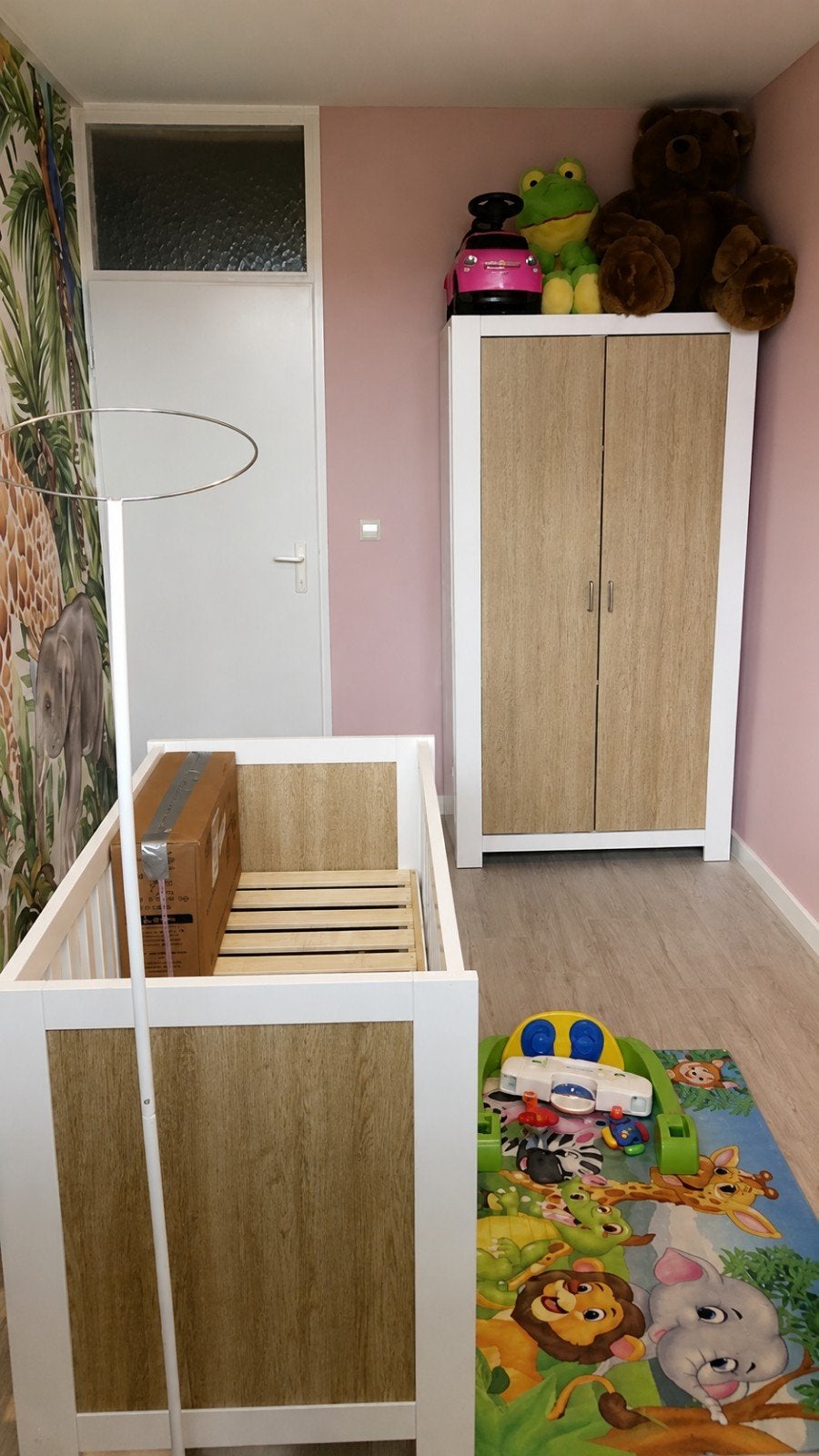 Complete Babykamer Set: Ledikant, Commode en Kledingkast, Kinderen en Baby's, Kinderkamer | Complete kinderkamers, Ophalen, Zo goed als nieuw