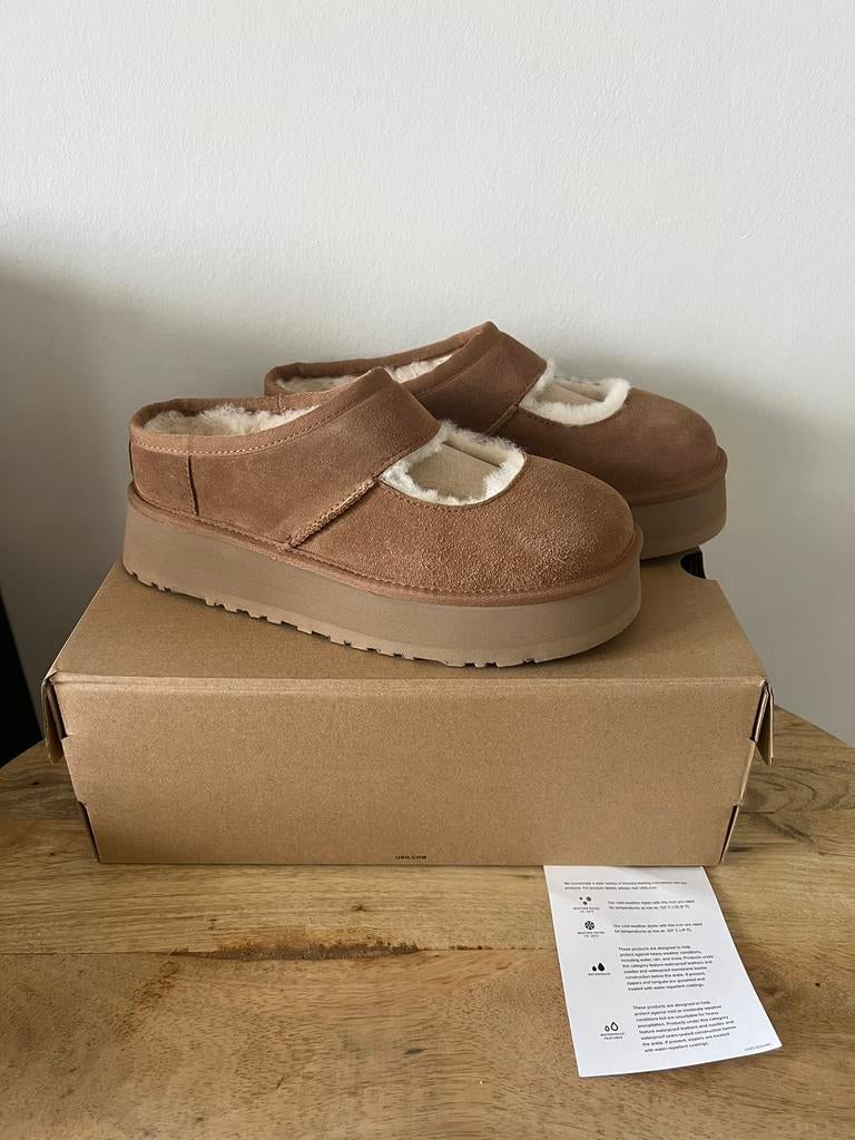 Splinternieuwe UGG Bea Jane Mary maat 39, Bruin, Nieuw, Ophalen of Verzenden, Pantoffels of Sloffen