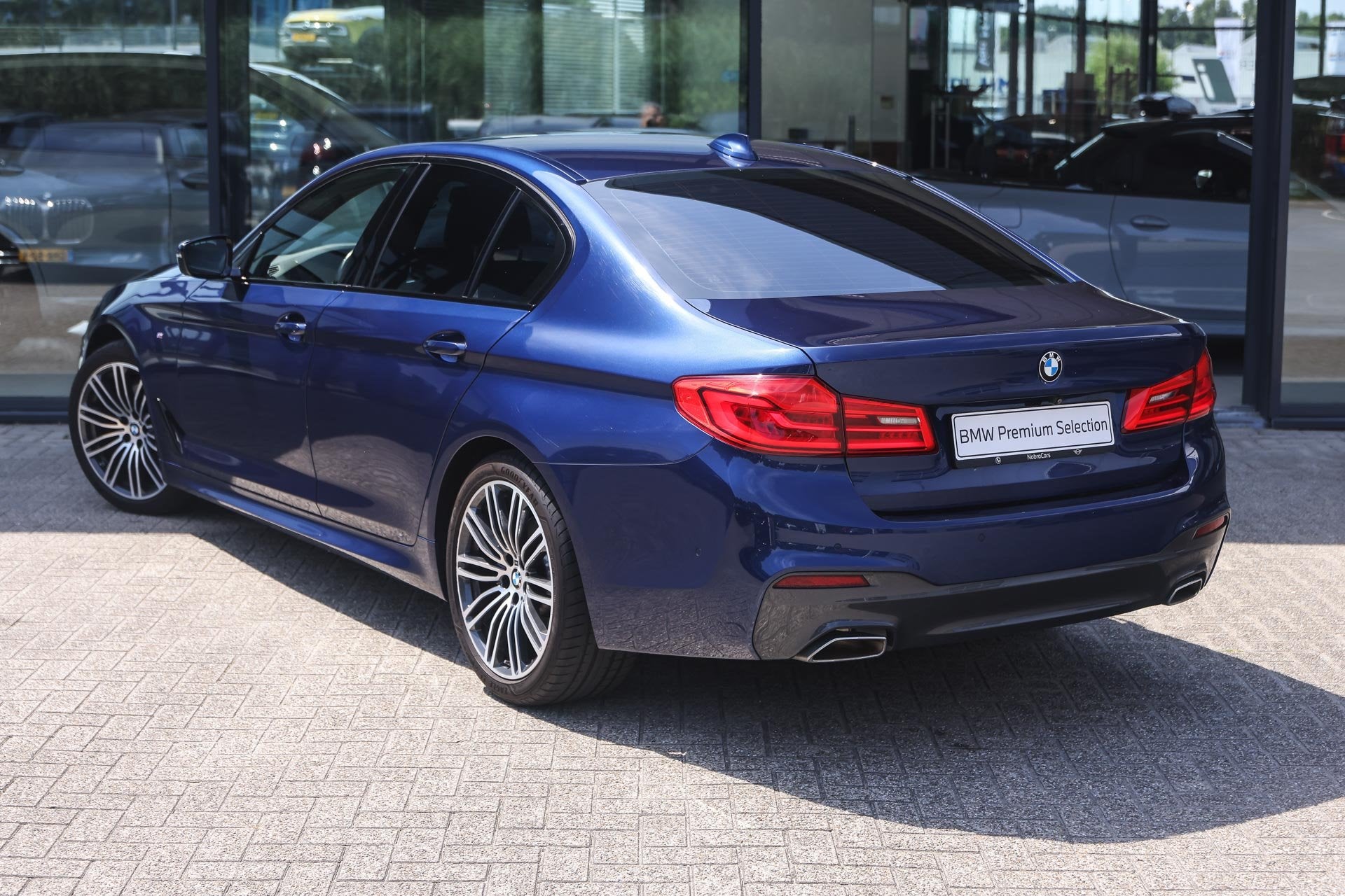 BMW 5 Serie 520i High Executive M Sport Automaat / Comfortst, Auto's, 1998 cc, Achterwielaandrijving, Gebruikt, 4 cilinders