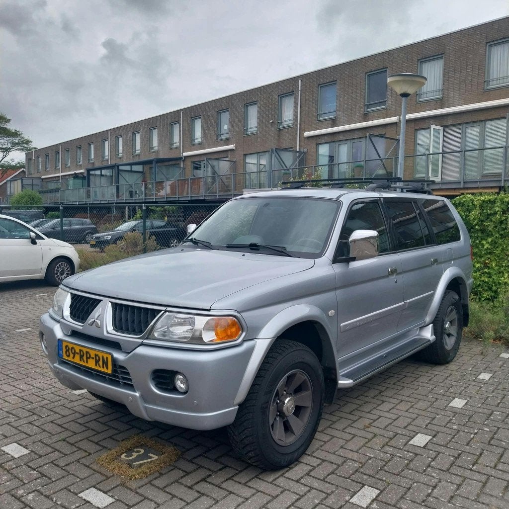 Mitsubishi Pajero Sport 3.0 V6 AUT 2005 Grijs, Automaat, Zwart, 2800 kg, Particulier