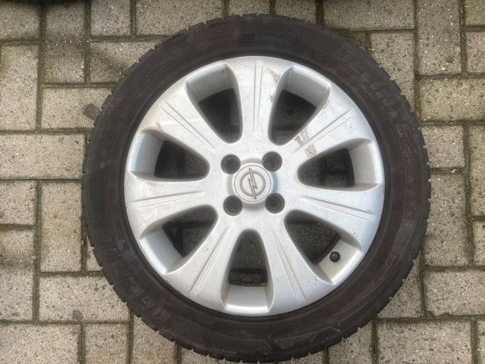Sportvelgenset + banden van een Opel Corsa, Gebruikt, -, Verzenden, -