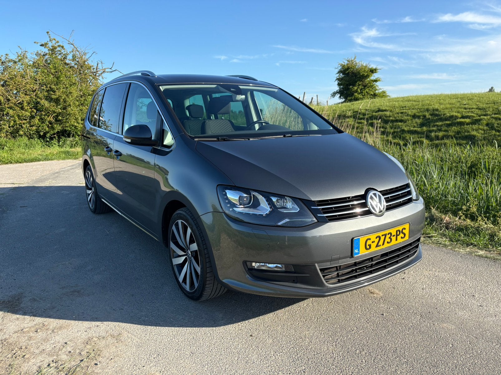 Volkswagen Sharan 1.4 110KW DSG-bj 2018-luxe versie-nw APK, Auto's, Volkswagen, 1800 kg, Zwart, 4 cilinders, 7 stoelen