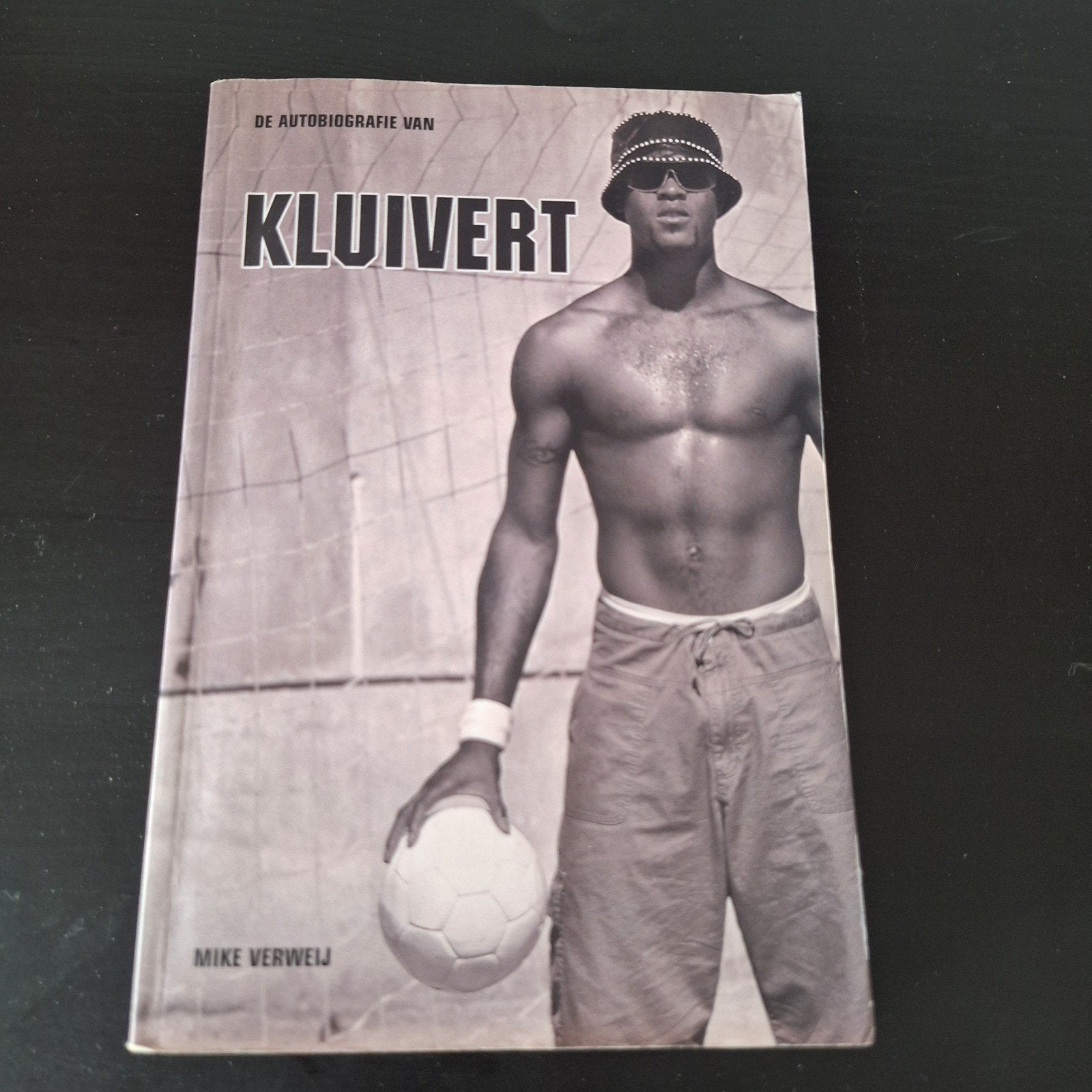 De Autobiografie van Kluivert - Zo goed als nieuw, Ophalen of Verzenden, Zo goed als nieuw, Mike Verweij, Sport