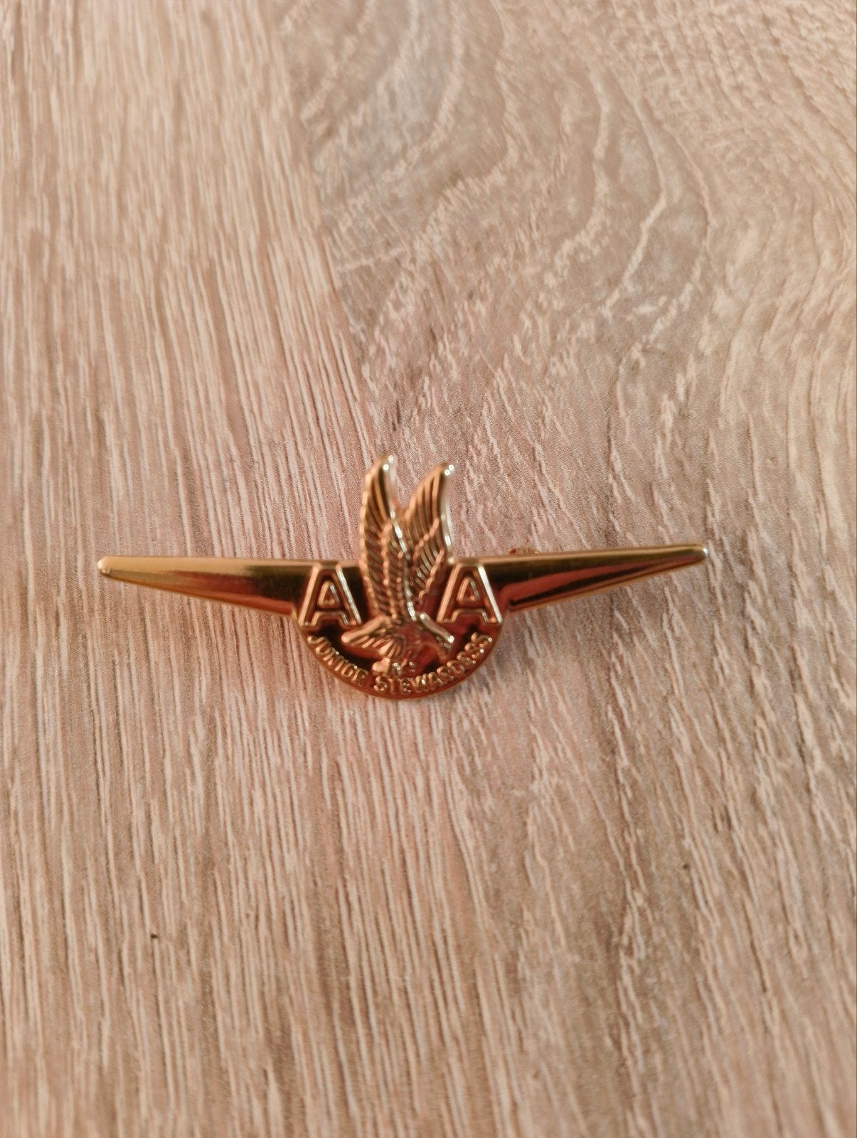 Vintage American Airlines Junior Stewardess Speldje, Ophalen of Verzenden, Gebruikt, Transport, Speldje of Pin