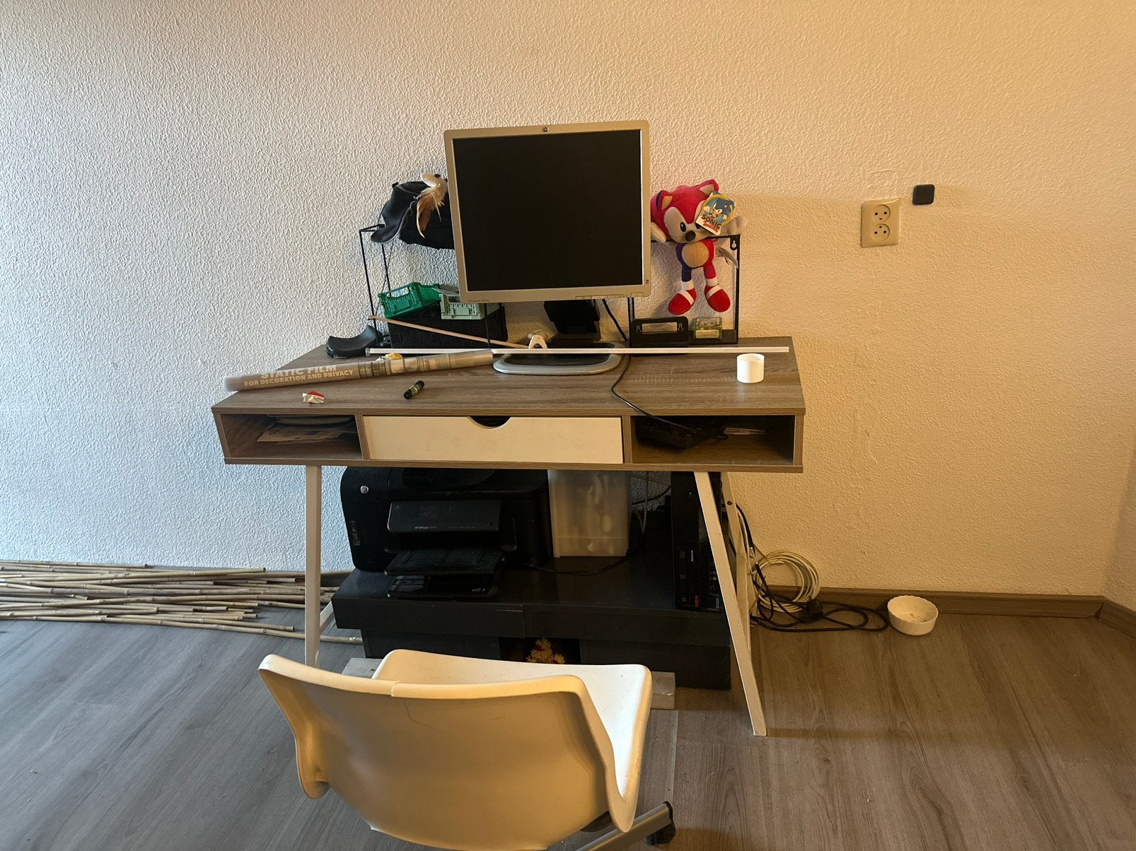 Bureau met stoel en computer/Disk/printer HP, Ophalen, Zo goed als nieuw