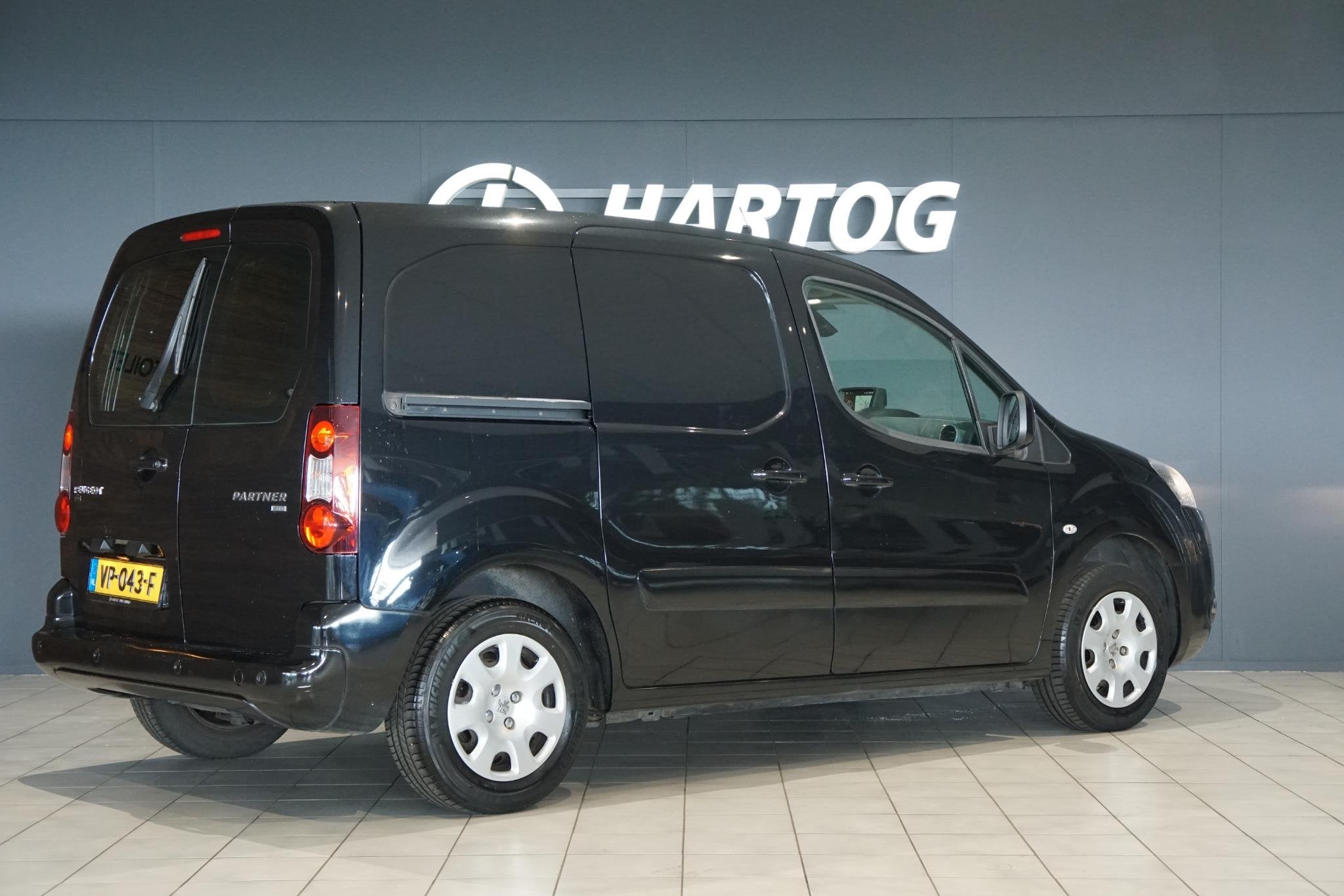 Peugeot Partner 120 1.6 e-HDI L1 Navteq / NAVIGATIE / 3-PERS, Auto's, Voorwielaandrijving, Euro 5, Gebruikt, 1295 kg