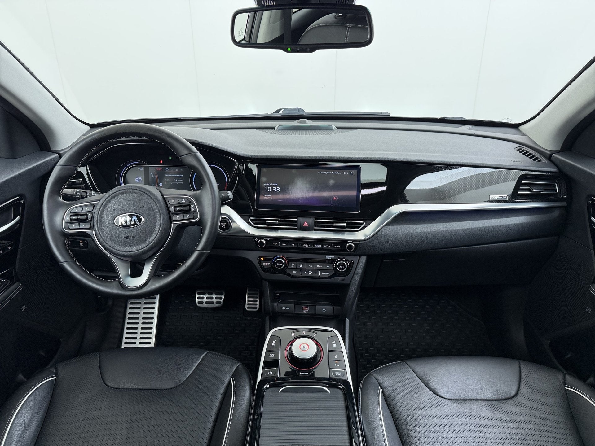 Kia e-Niro ExecutiveLine 64kWh SOH 100% Warmtepomp Panoramad, Gebruikt, Zwart, 1712 kg, Zwart
