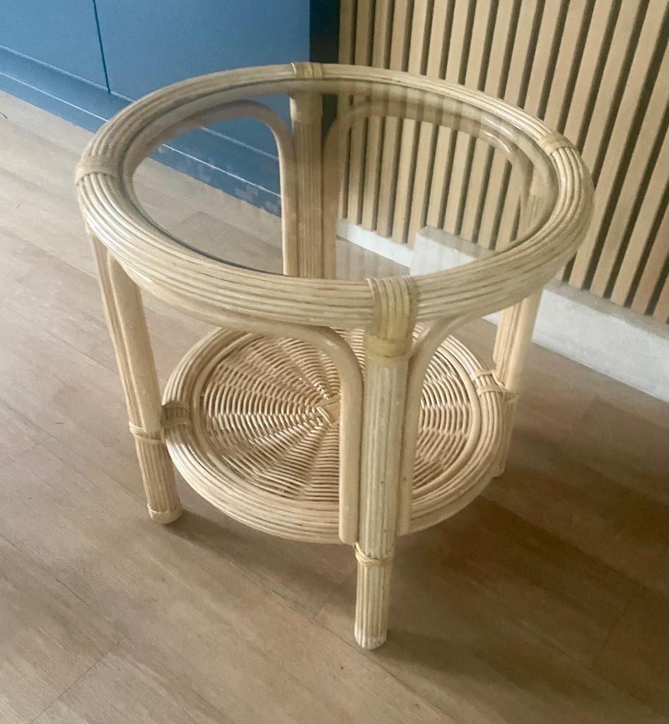 Rotan bamboe bijzettafel, Huis en Inrichting, Tafels | Bijzettafels, Overige materialen, Minder dan 55 cm, Rond, Zo goed als nieuw