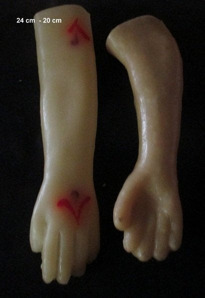 antieke ex voto in was  armen, met littekens   89, Antiek en Kunst, Verzenden