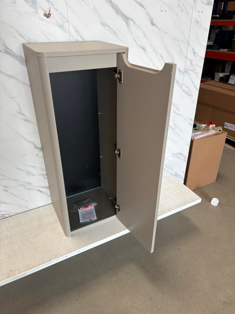 H&R Badmeubelen Juice hoge kast – Stone Grey Mat (130cm), (Half)hoge kast, Minder dan 50 cm, 100 tot 150 cm, Wltradingnl@outlook.com