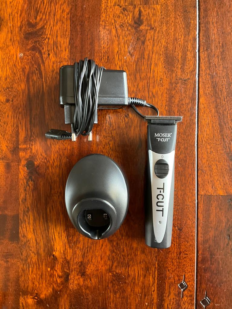 Moser T-Cut Tondeuse met Oplaadstation, Ophalen of Verzenden, Gebruikt, Tondeuse