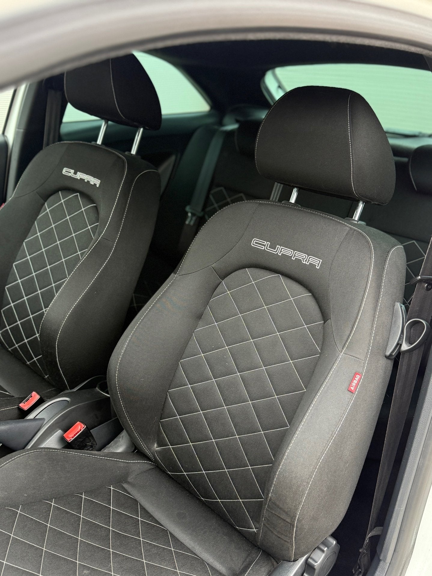 Seat Ibiza SC Cupra 1.4 TSI 180ch BVA - Suspension sport - Carnet entretien - Carplay - Jantes 17" - Non fumeur