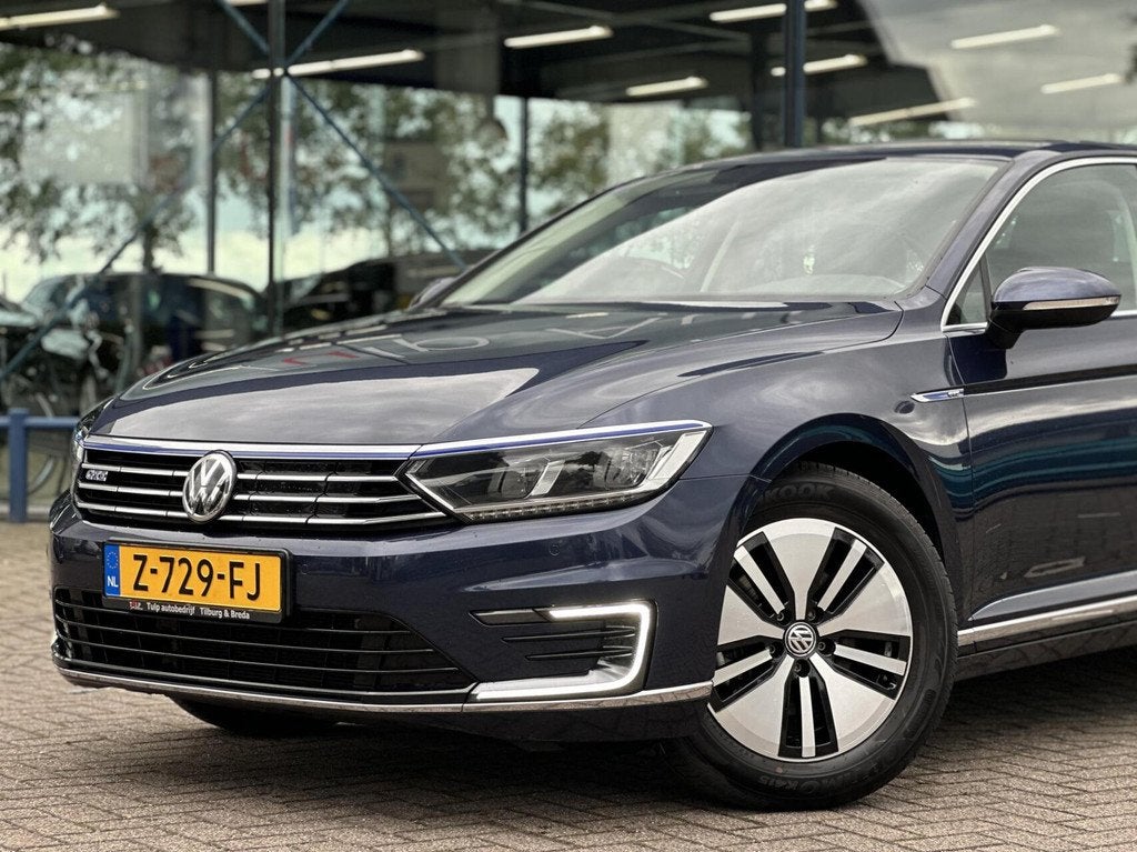 Volkswagen Passat 1.4 TSI GTE Plug-in DSG sedan 2017 1e eig, Auto's, Gebruikt, Zwart, Leder, Hybride Elektrisch/Benzine
