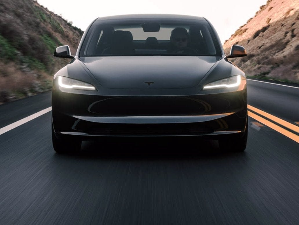 TESLA MODEL 3 GEZOCHT, Ophalen
