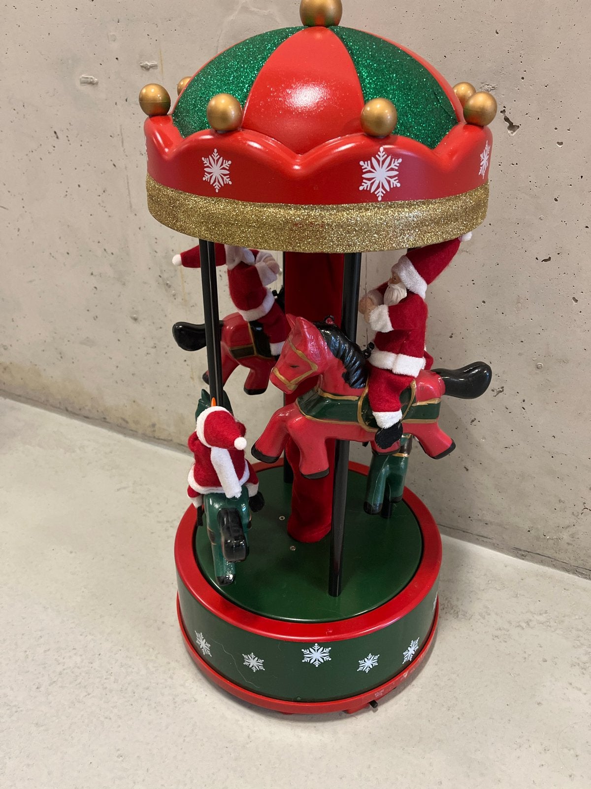 Draaimolen kerst, 42 cm groot, met stekker en muziek, Ophalen, Zo goed als nieuw