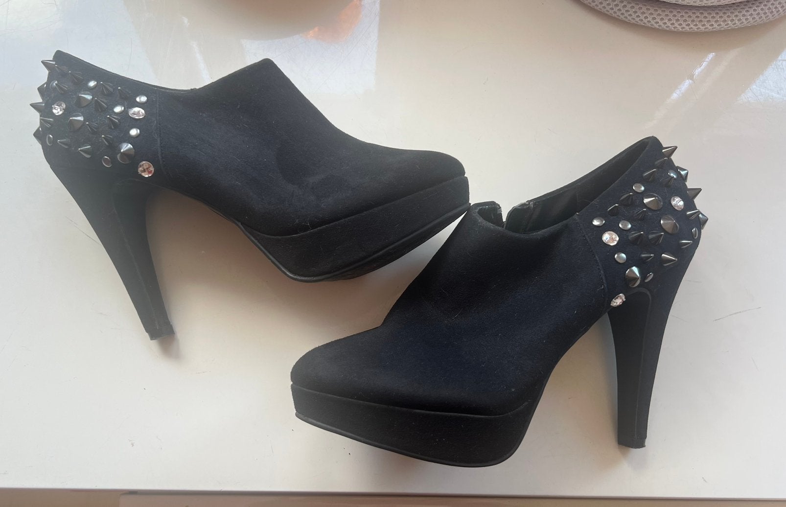 Gave hoge hakken met spikes maat 38, Pumps, Zwart, Ophalen of Verzenden, Zo goed als nieuw