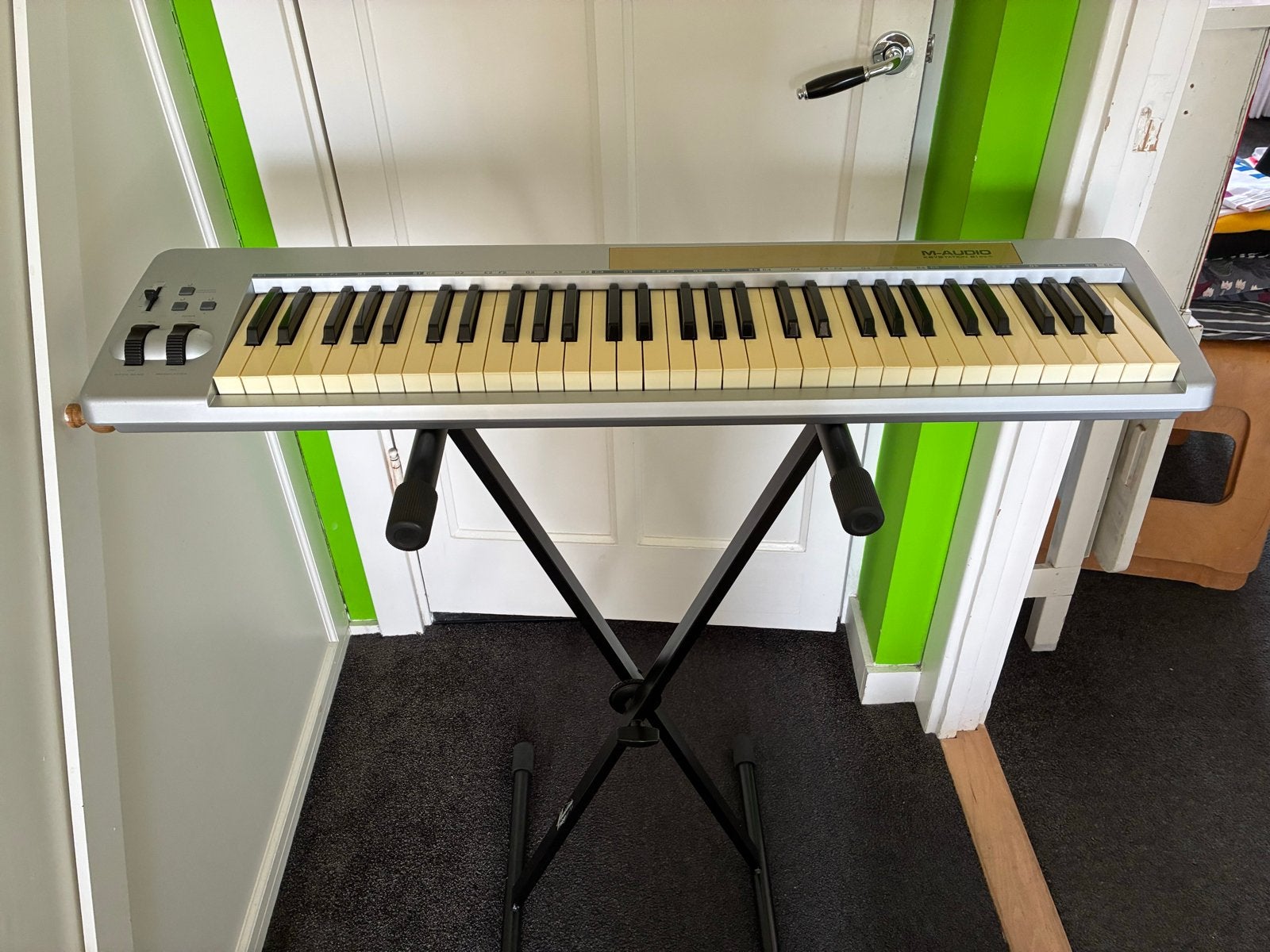 M-Audio Keystation 61es MIDI Keyboard met standaard en pedaa, Muziek en Instrumenten, Keyboards, Aanslaggevoelig, Ophalen, Overige merken