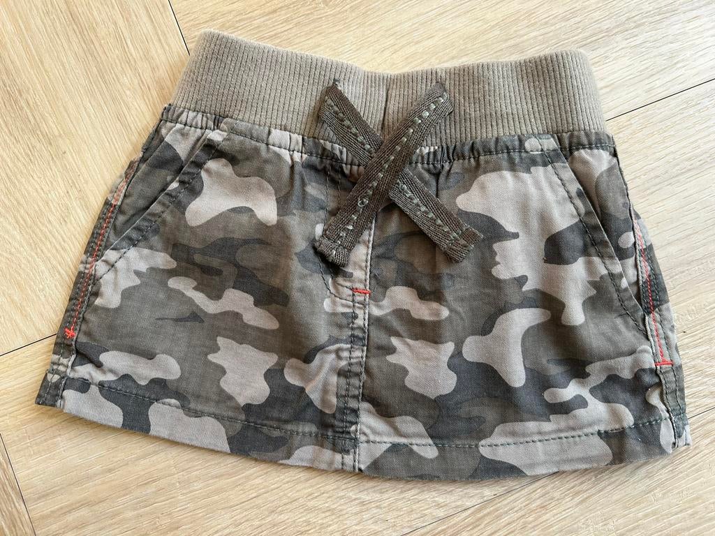 Een stoer leger rokje in maat 68, Kinderen en Baby's, Babykleding | Maat 68, Zo goed als nieuw, Meisje, Jurkje of Rokje, Ophalen of Verzenden