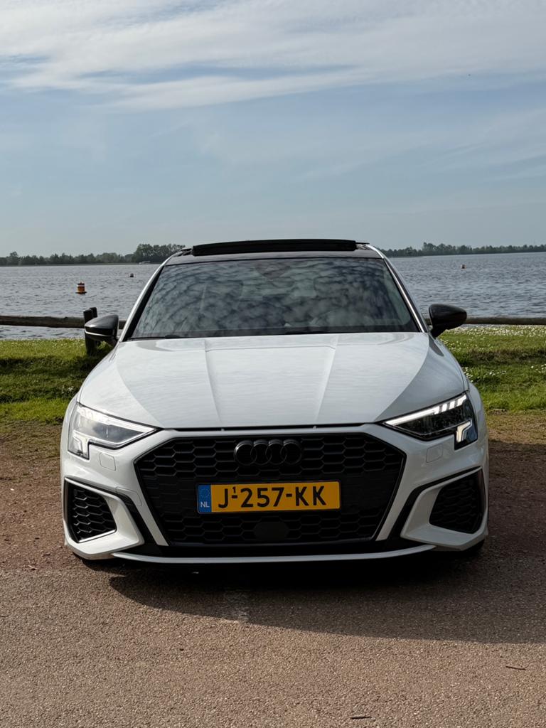 Audi A3 Sportback 1.5 | 35 Tfsi 2020 | 3x S-Line | pano, Auto's, 1498 cc, 4 cilinders, Leder en Stof, Wit