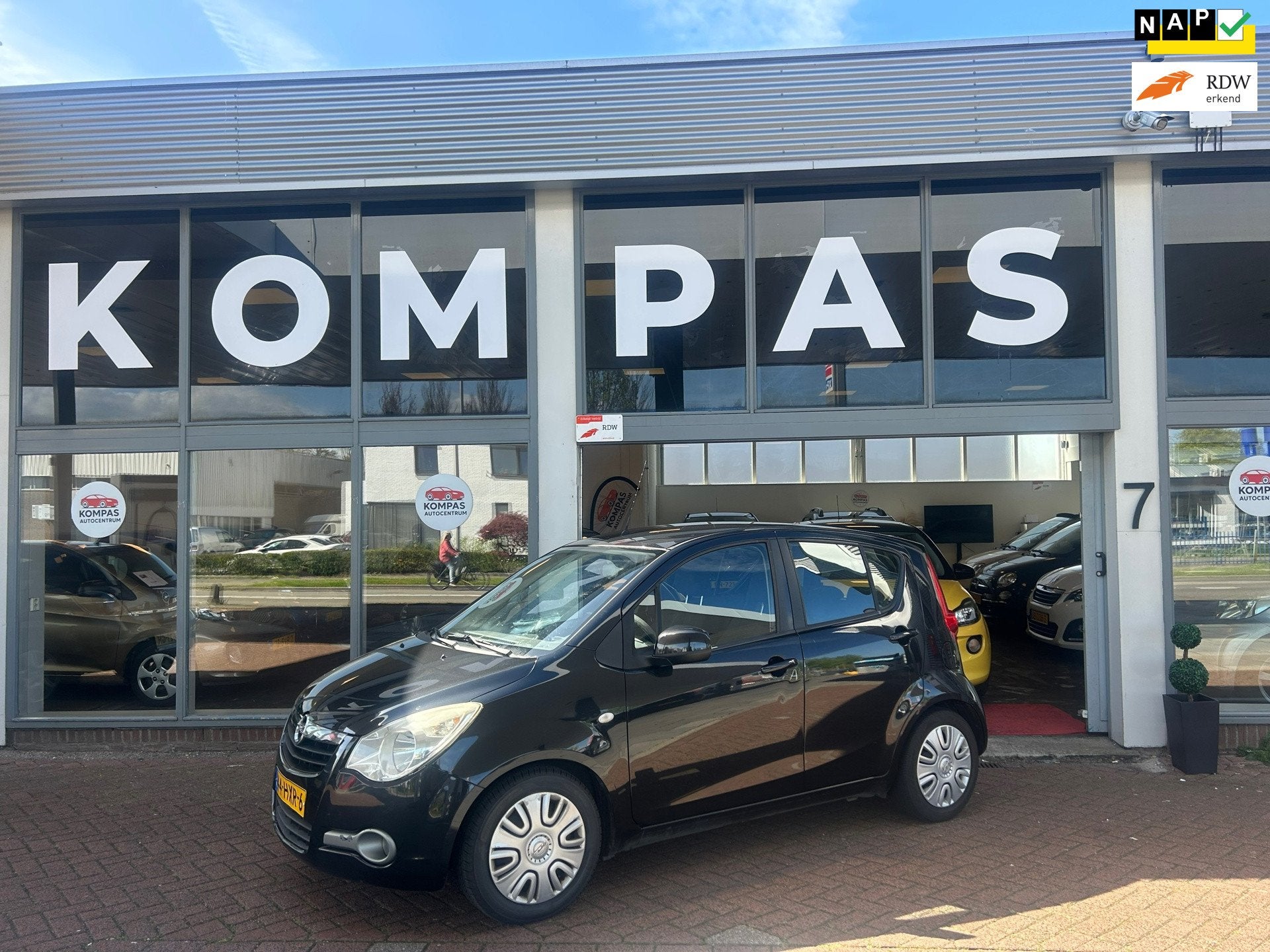 Opel Agila 1.2 Enjoy |CARPLAY|AIRCO|TREKHAAK|NAP|APK2027|EL., Voorwielaandrijving, 4 cilinders, 965 kg, Zwart