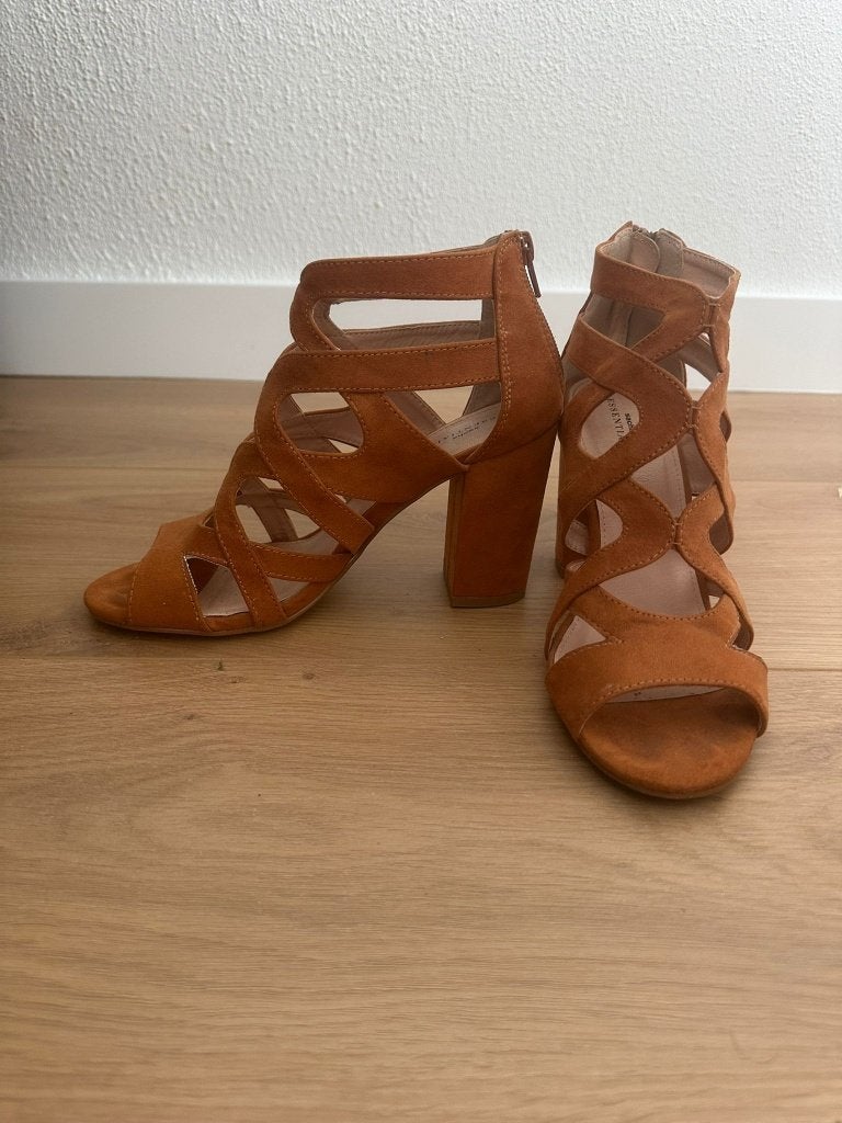 Sacha - opengewerkte pums maat 38, Ophalen, Pumps, Bruin, Sacha