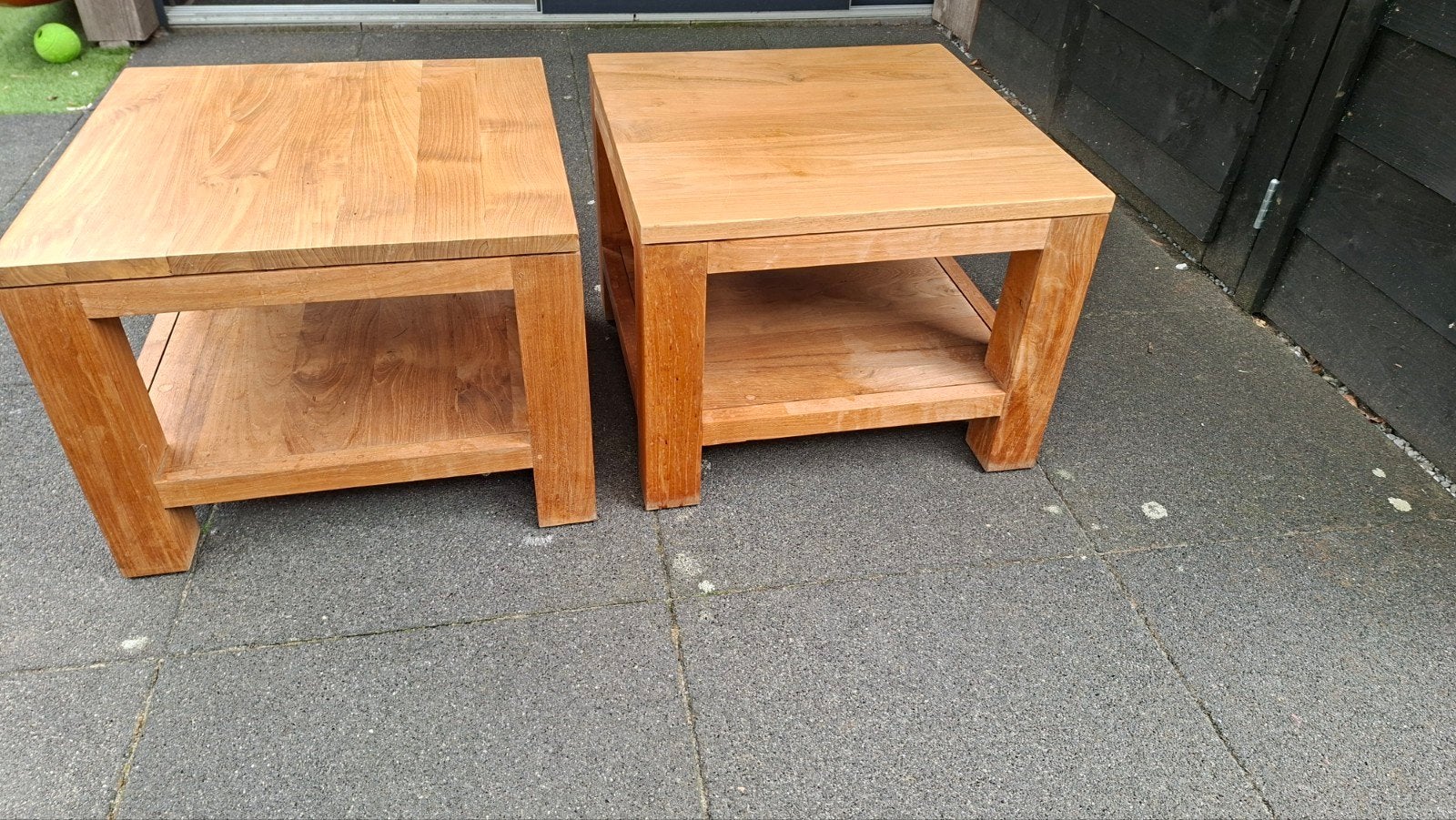 Set van 2 massief teak houten bijzettafels, Ophalen, 50 tot 100 cm, Vierkant, 50 tot 100 cm