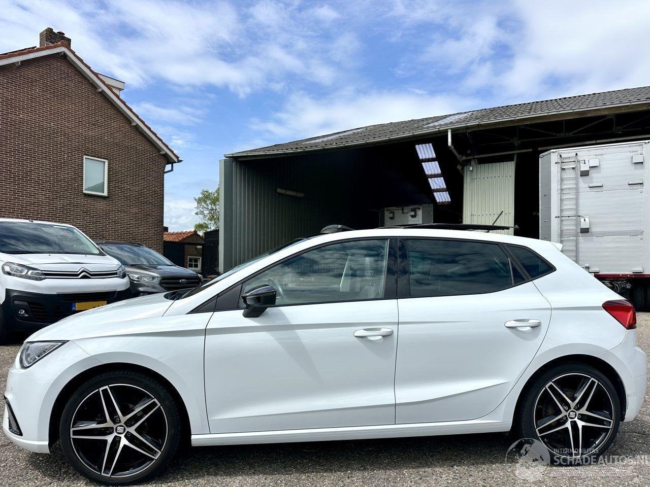 SEAT Ibiza Gereserveerd 1.0 TSI 95pk FR 5drs - pano - beats, Auto diversen, Wit, Handgeschakeld, Service@seat.de, 999 cc