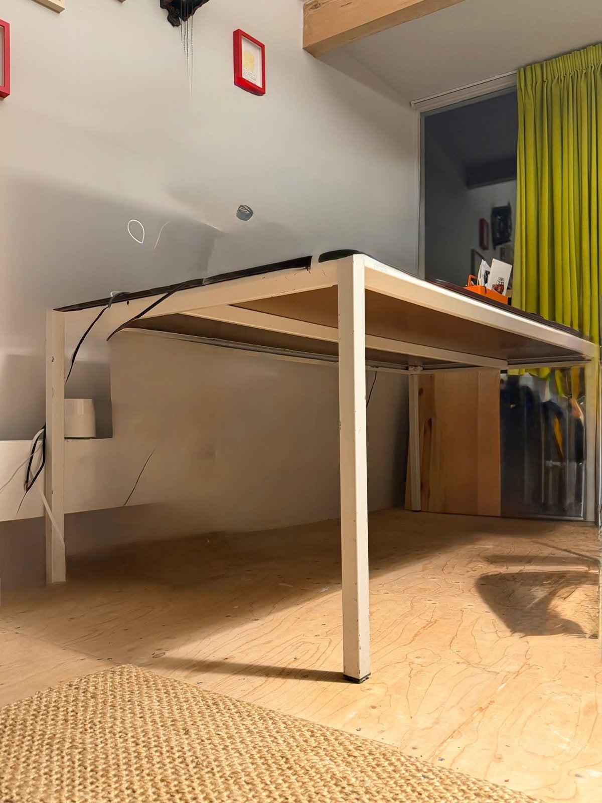 Strakke eettafel met slanke poten en afgerond blad, Huis en Inrichting, Ophalen, Gebruikt, 50 tot 100 cm, Vijf personen of meer