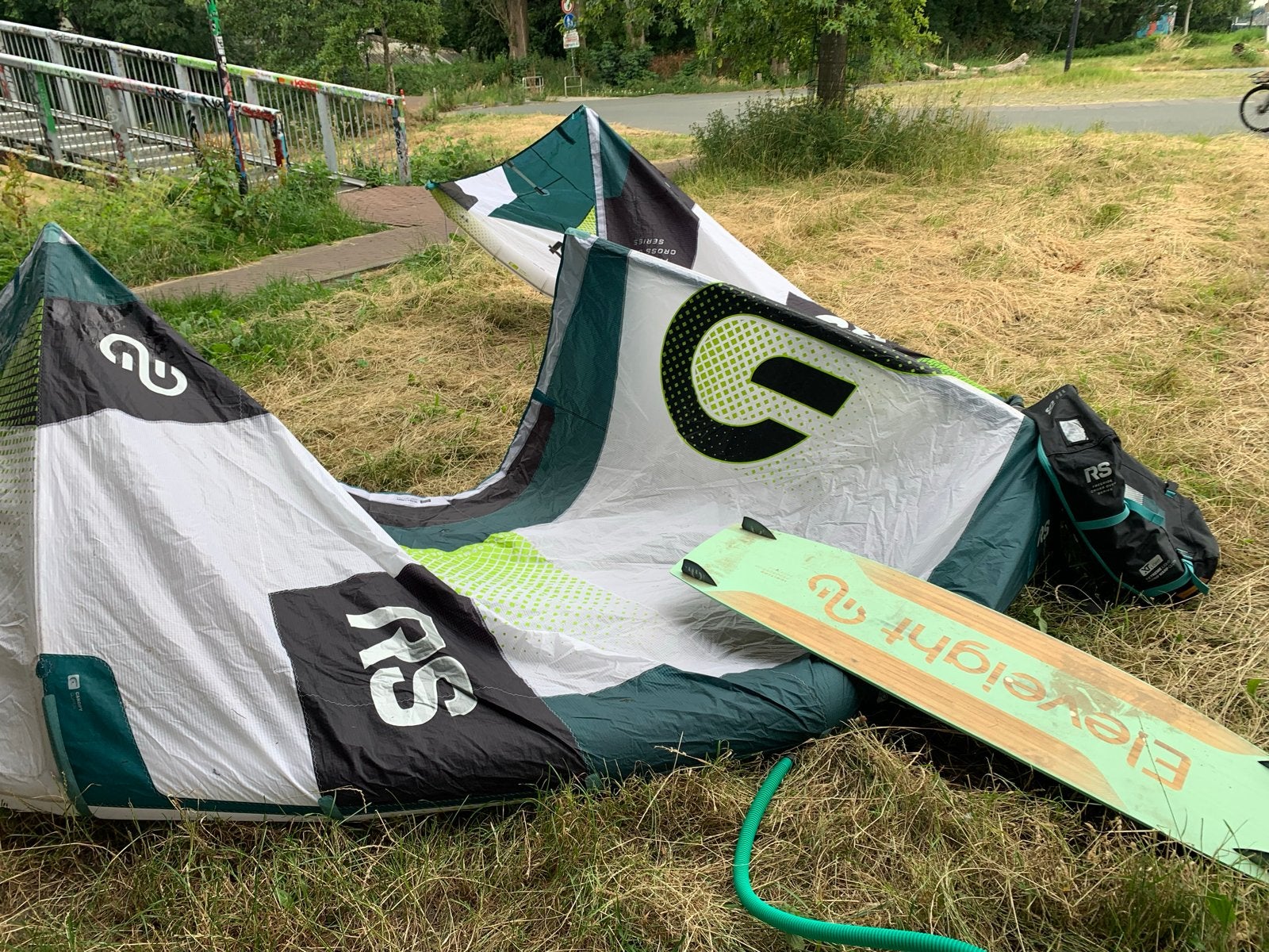 14m Eleveight RS Kitesurf Set met Board 150 en Bar, Watersport en Boten, Gebruikt, Kitesurf-set, Twintip, 11 m²