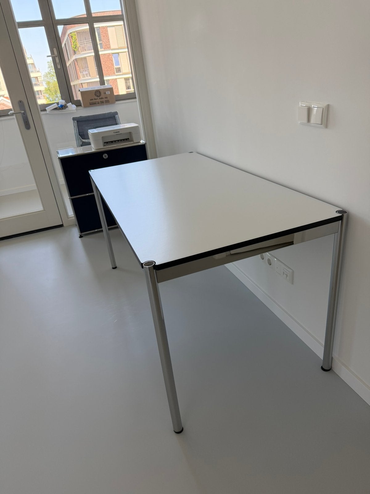 USM tafel / bureau, Ophalen, 50 tot 100 cm, Zo goed als nieuw, 150 tot 200 cm
