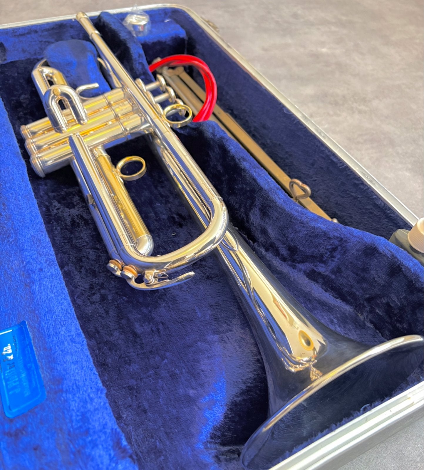 Nette Yamaha Trompet 2320ES Made in Japan ML 127mm Bell, Ophalen, Zo goed als nieuw, Bes-trompet