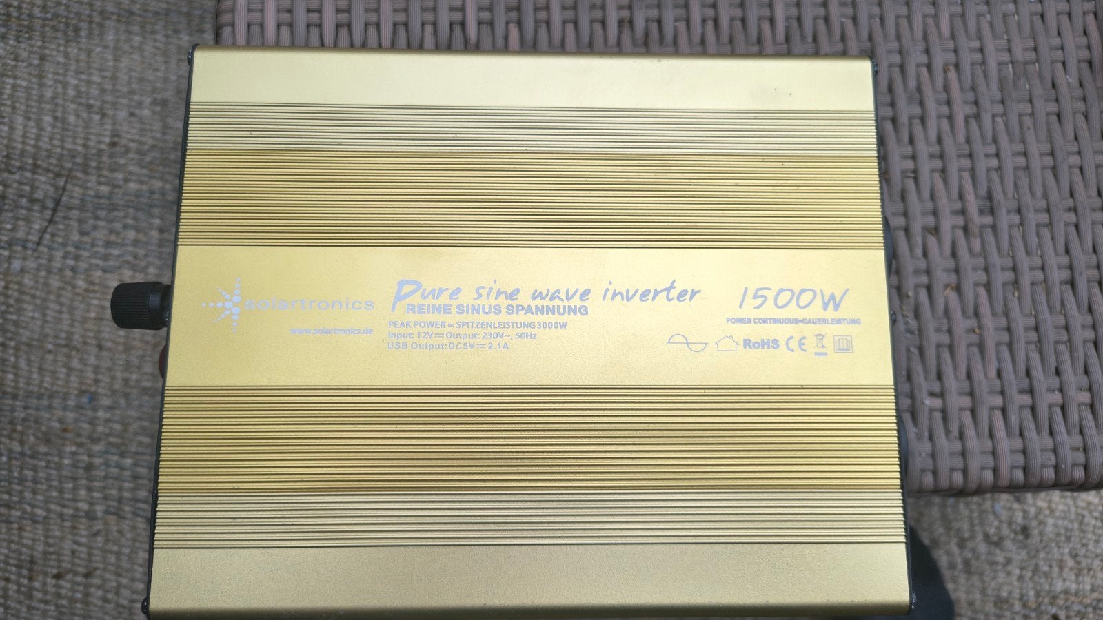 Solartronics NP1500 Zuivere Sinus Omvormer 1500W 12V-230V, Ophalen of Verzenden, Zo goed als nieuw
