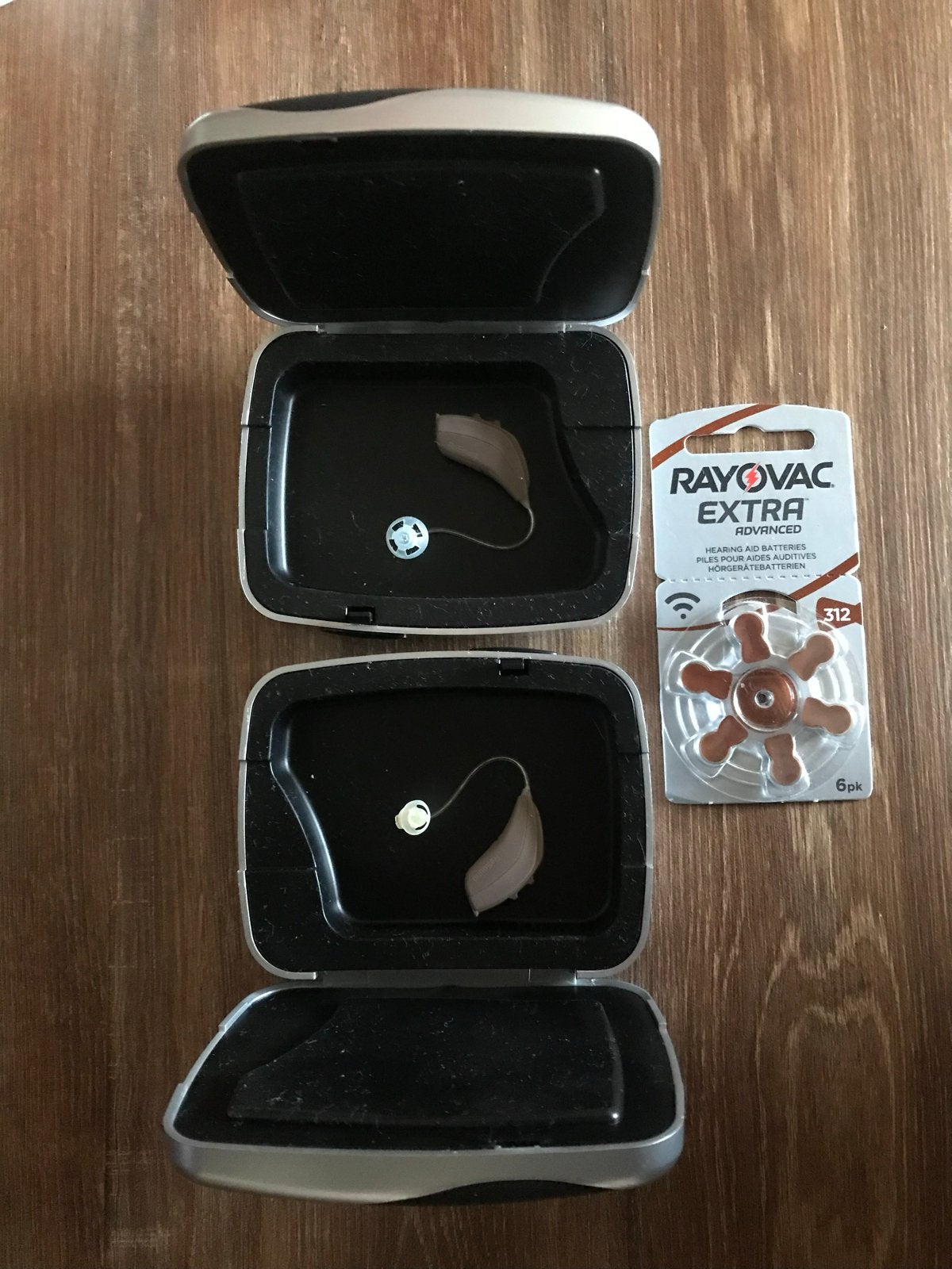 RESOUND MIDDENBLOND RECEIVER GEHOORAPPARATEN met TV STREAMER, Diversen, Ophalen of Verzenden, Zo goed als nieuw