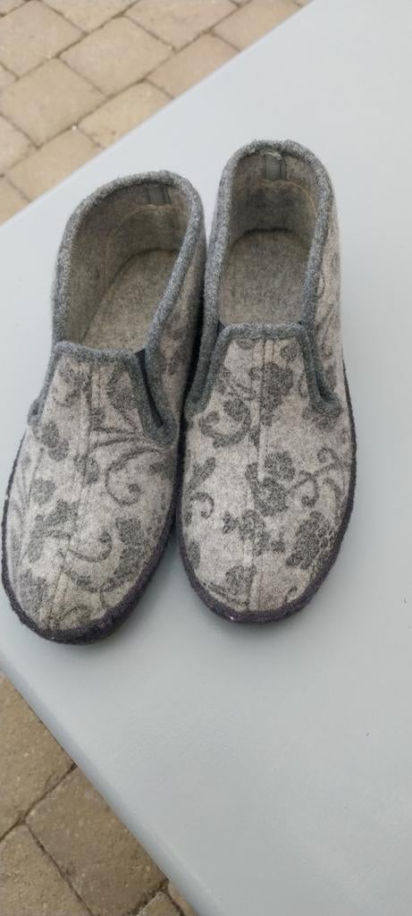 Mooie Dames pantoffels Nieuw  maat 42, Ophalen of Verzenden, Nieuw, Pantoffels of Sloffen