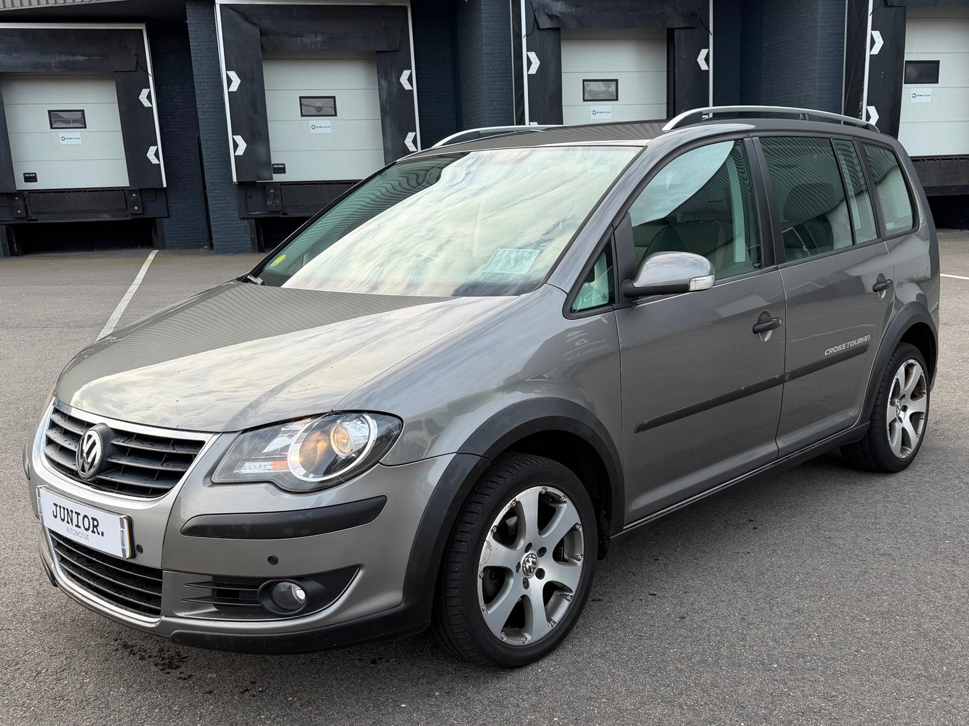 Volkswagen Touran 1.4 TSI Cross 5p AUTOMAAT/XENON/CRUISE/CAM, Stof, Gebruikt, 4 cilinders, Xenon verlichting