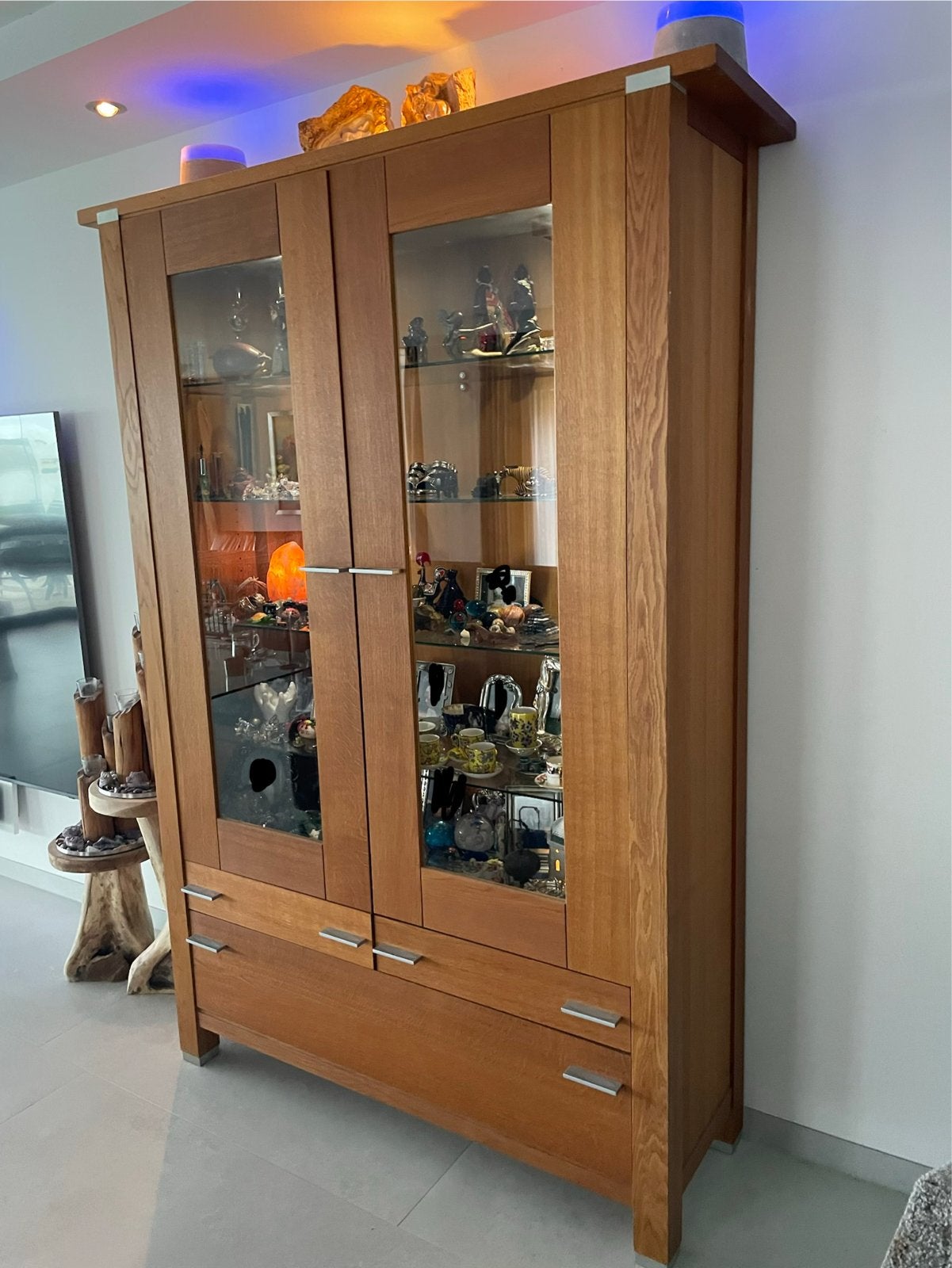 Design massief eiken vitrinekast met verlichting en lades, Ophalen, Modern design, 100 tot 150 cm, 200 cm of meer
