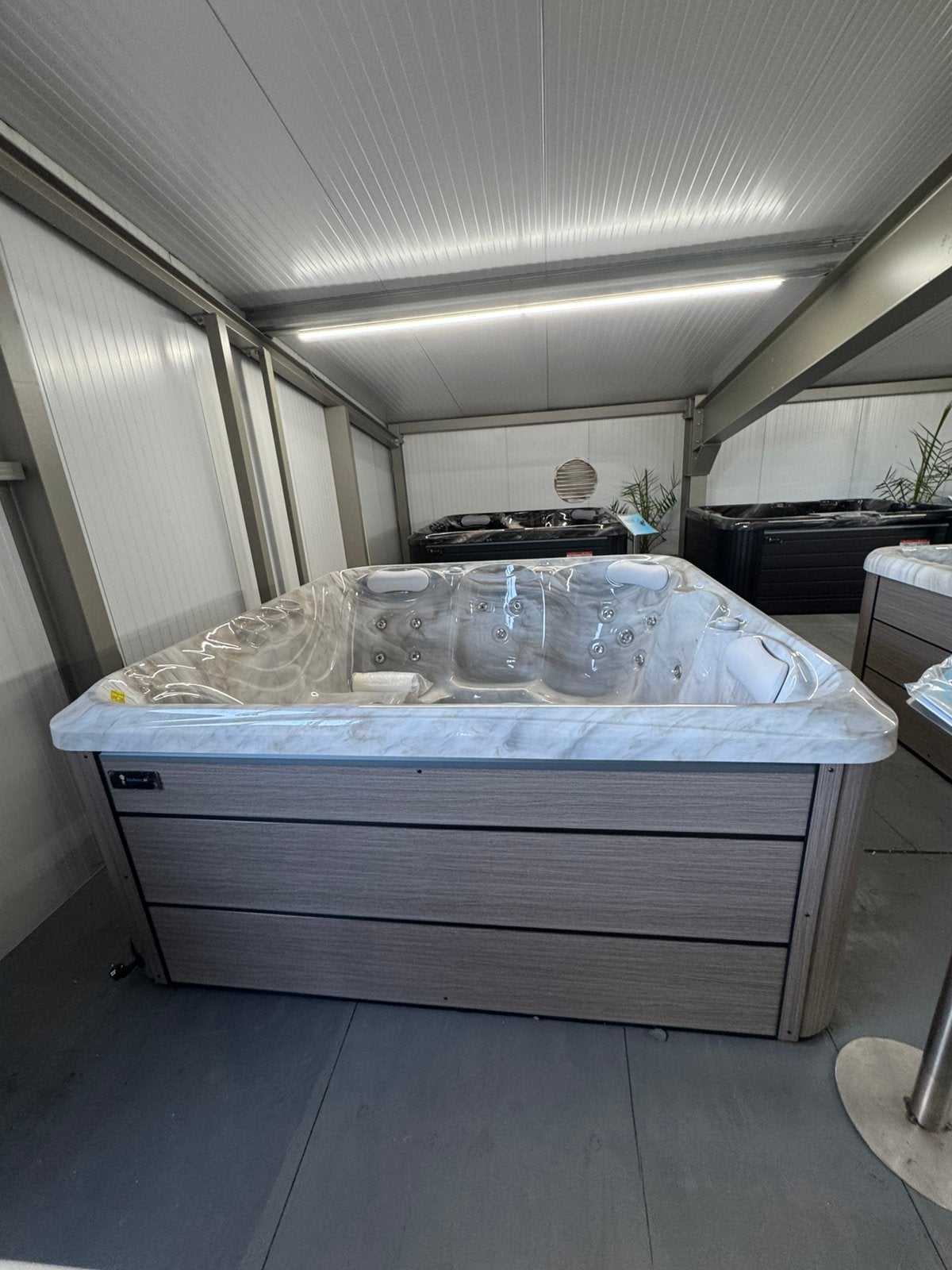 Venezia luxe balboa spa 5 pers 2 jr garantie incl cover
