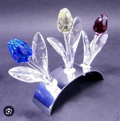 Swarovski Tulpenset compleet rood geel blauw en standaard, Verzamelen, Swarovski, Ophalen of Verzenden, Zo goed als nieuw, Figuurtje