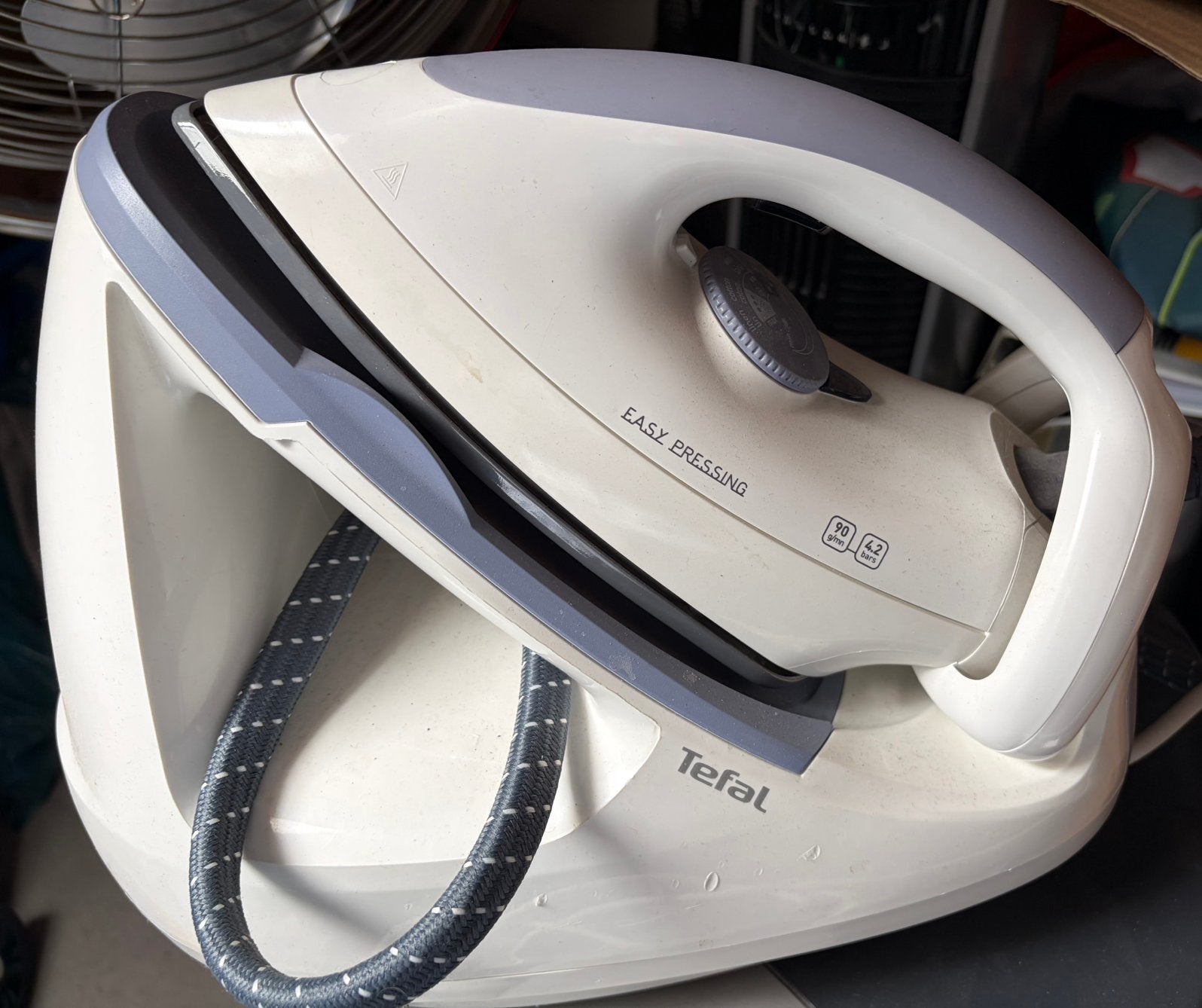 Tefal Easy Pressing Stoomstrijkijzer met basisstation, Ophalen, Gebruikt, Strijkijzer met snoer