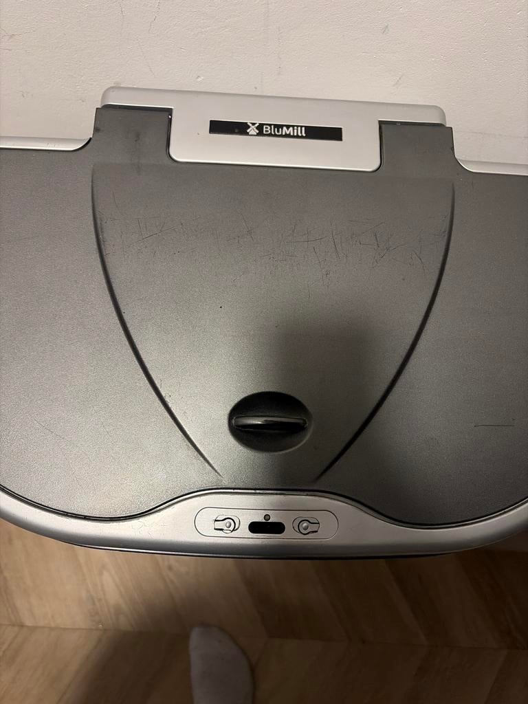 RVS Blumill Prullenbak 70 Liter, gesvheuden afval, 40 liter of meer, Ophalen, Zo goed als nieuw, Rvs